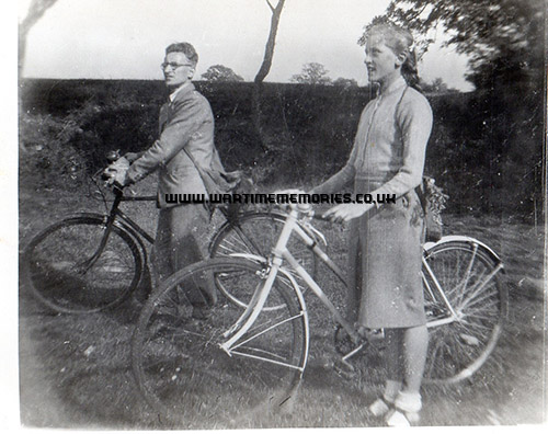 Harry Lord and his daughter Joan in the 1940s